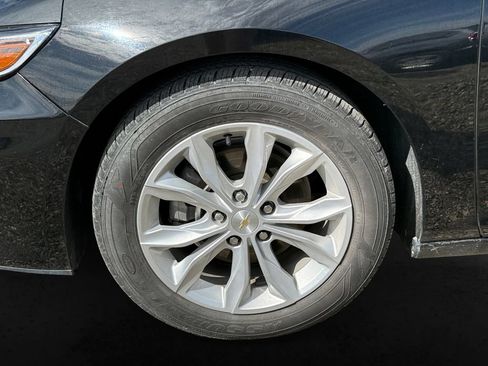 Used 2025 Chevrolet Malibu LT FWD image 12