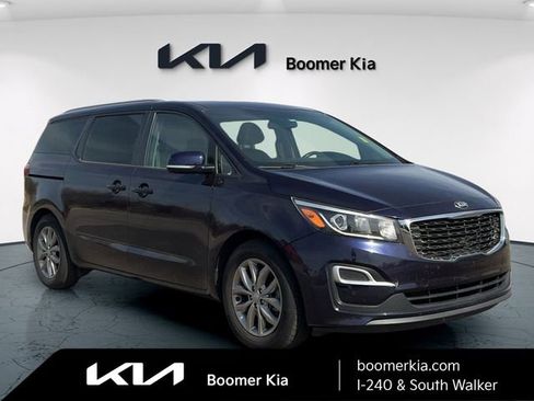 Used 2019 Kia Sedona EX image 3