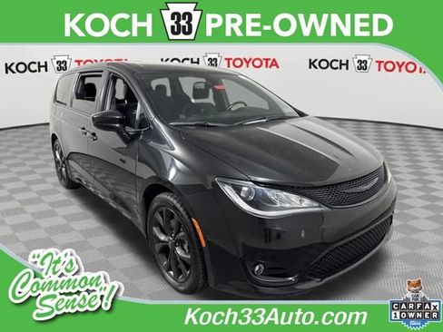 Used 2020 Chrysler Pacifica Touring w/ S Appearance Package image 1