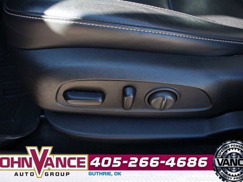 Used 2020 GMC Acadia SLT w/ Driver Alert Package II image 27