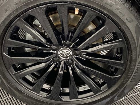 Used 2023 Toyota Highlander XSE image 29