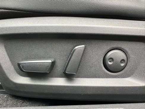 Used 2022 Nissan Rogue SL w/ SL Premium Package image 18