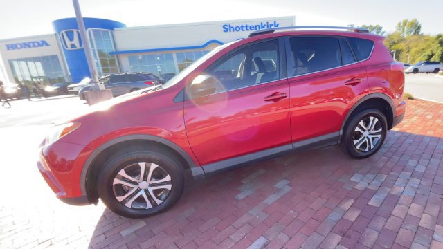 Used 2017 Toyota RAV4 LE FWD image 6