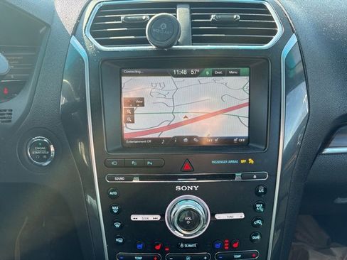Used 2016 Ford Explorer Limited w/ Equipment Group 301A image 8