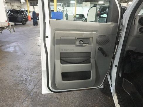 Used 2009 Ford E-350 and Econoline 350 Super Duty image 6