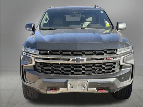 Used 2022 Chevrolet Suburban Z71 image 2