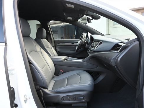 Used 2024 Buick Enclave Premium image 36