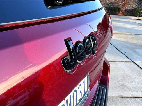 Used 2020 Jeep Grand Cherokee Altitude image 29