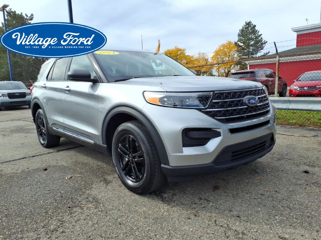 Certified 2024 Ford Explorer XLT w/ Class IV Trailer Tow Package AWD/4WD image 3