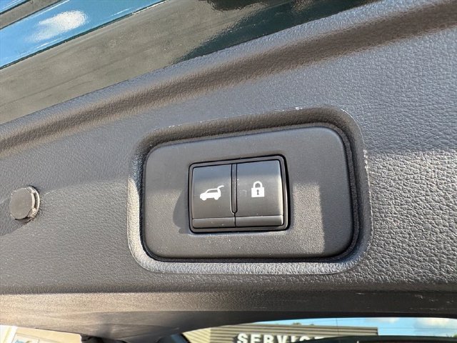 Used 2025 Nissan Pathfinder SL FWD image 12