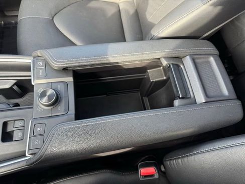 Used 2024 Toyota Grand Highlander AWD image 24