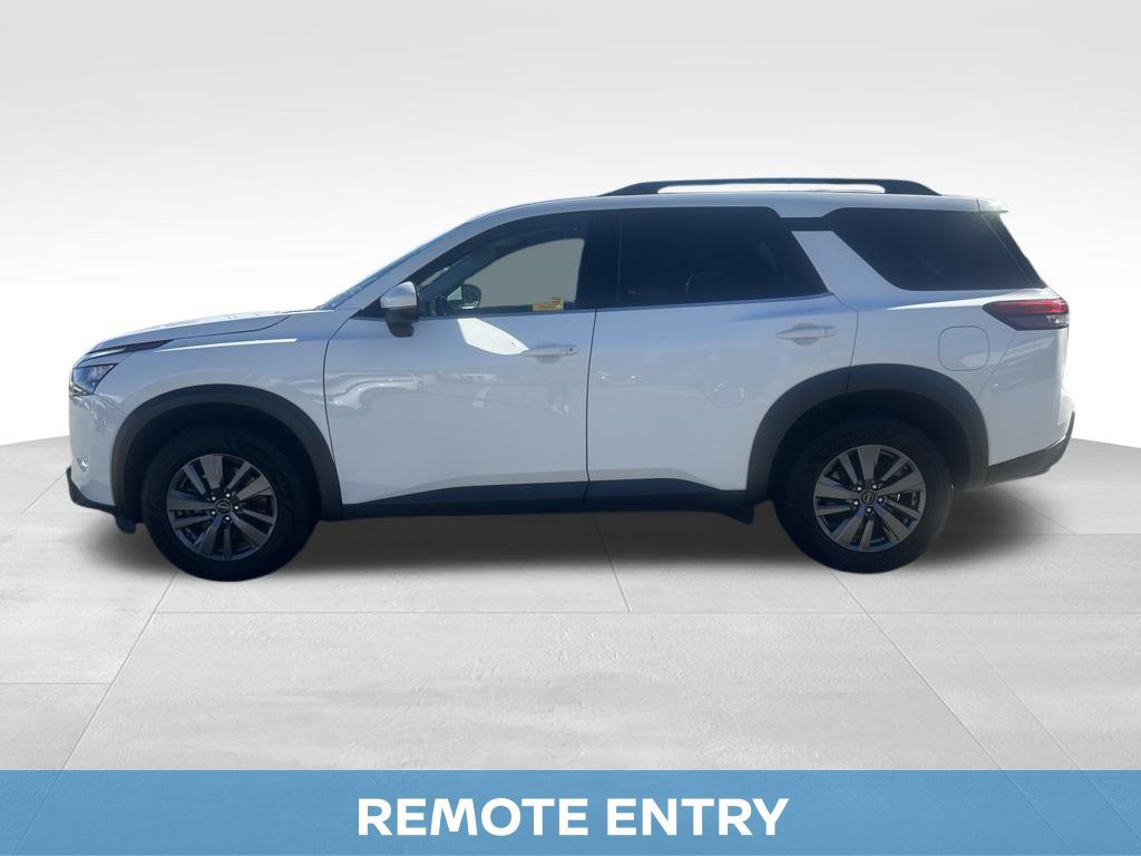 Used 2025 Nissan Pathfinder SV AWD/4WD image 4