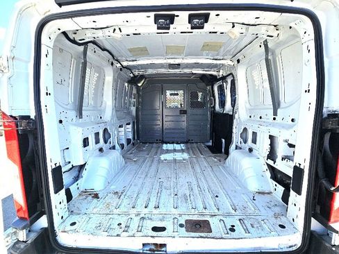 Used 2015 Ford Transit 250 image 10