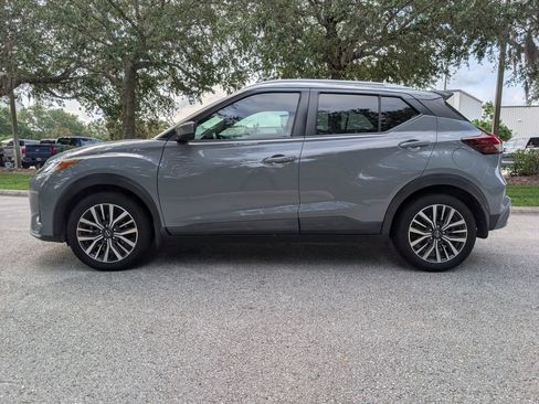 Used 2022 Nissan Kicks SV w/ Interior Electronics Package FWD image 5