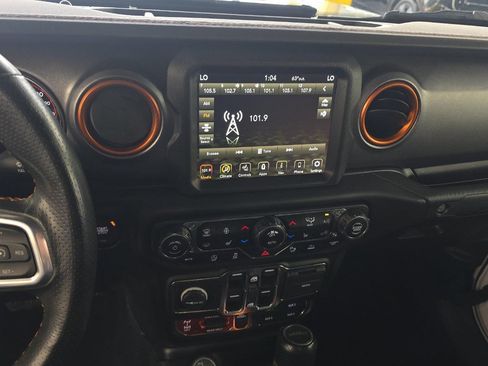 Used 2020 Jeep Gladiator Mojave image 9