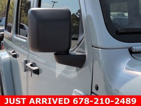 Used 2024 Jeep Wrangler Unlimited image 11