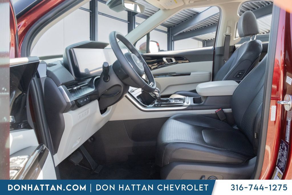 Used 2024 Kia Carnival SX Prestige FWD image 3