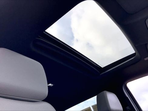 Used 2024 GMC Sierra 1500 SLT image 20