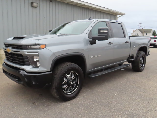 Used 2024 Chevrolet Silverado 2500 Custom w/ Custom Value Package AWD/4WD image 4