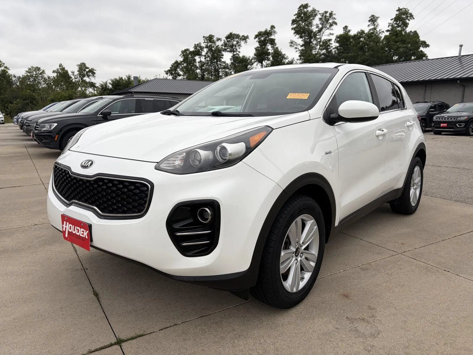 Used 2017 Kia Sportage LX AWD/4WD image 3