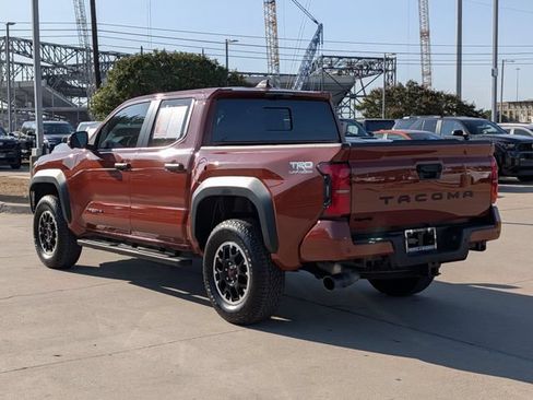 Certified 2025 Toyota Tacoma TRD Off-Road w/ TRD Off Road Premium Package AWD/4WD image 7
