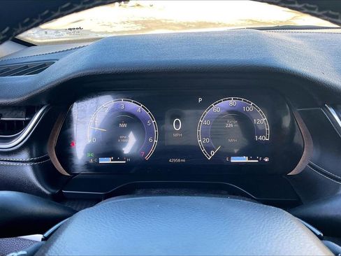 Certified 2023 Jeep Grand Cherokee Altitude image 11