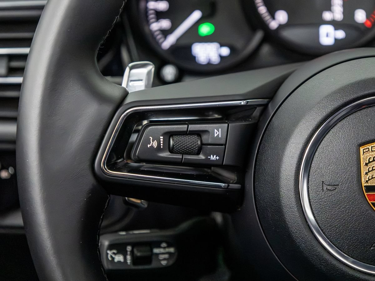 Certified 2026 Porsche Macan AWD/4WD image 19