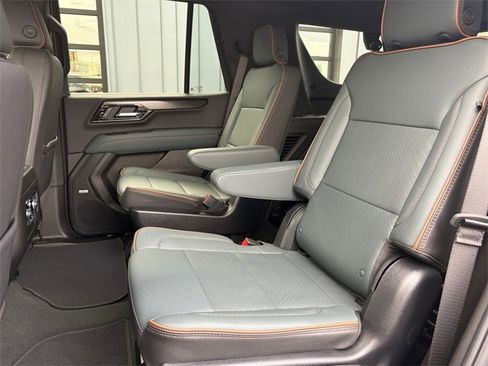 Used 2025 GMC Yukon AT4 w/ AT4 Premium Package image 22
