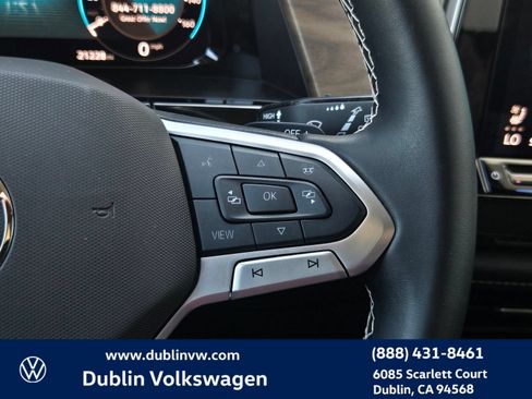 Used 2024 Volkswagen Atlas SE FWD image 19