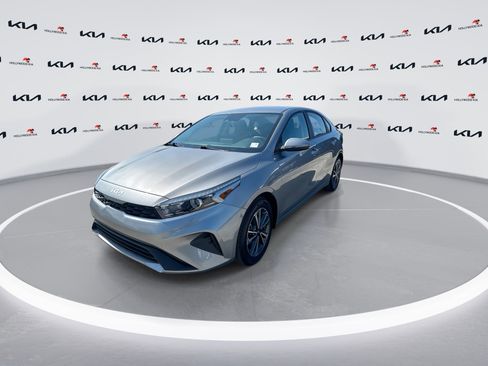 Certified 2024 Kia Forte LXS w/ LXS Technology Package FWD image 4