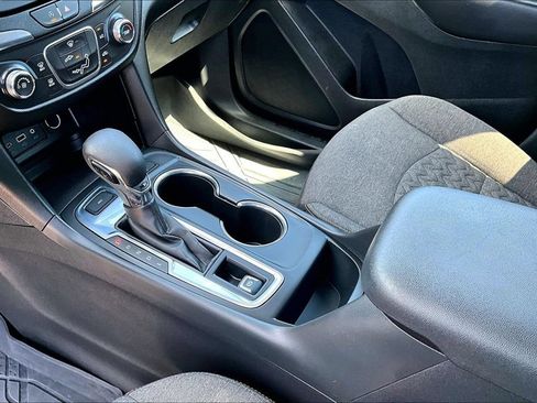 Used 2023 Chevrolet Equinox LT w/ LPO, Floor Liner Package AWD/4WD image 18