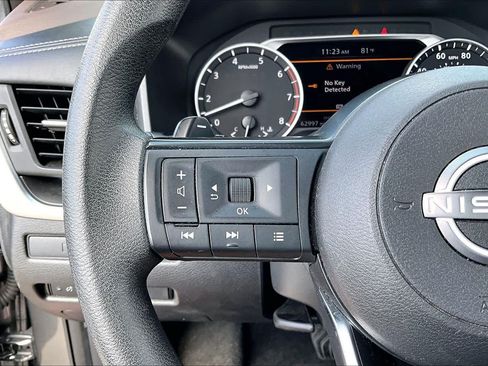 Used 2023 Nissan Rogue S FWD image 21