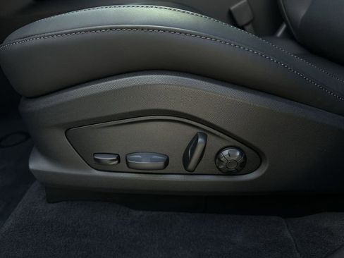 New 2025 Porsche Macan Electric image 16