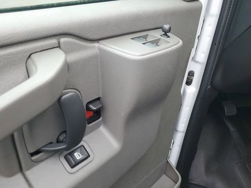Used 2023 GMC Savana 2500 w/ Driver Convenience Package image 14