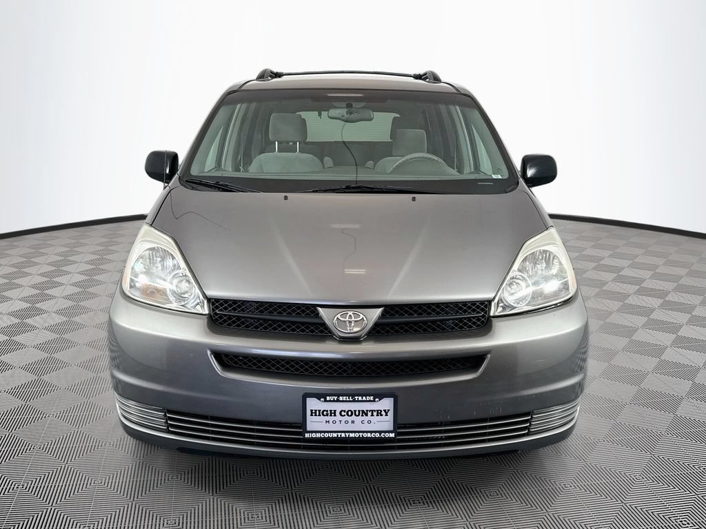 Used 2005 Toyota Sienna LE w/ LE Pkg 6 FWD image 2