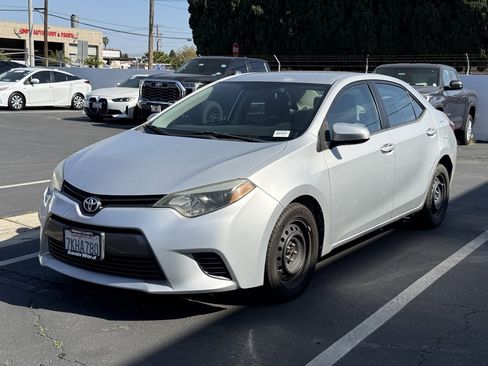 Used 2015 Toyota Corolla LE image 3