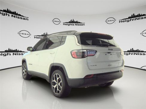 Used 2025 Jeep Compass Limited AWD/4WD image 3