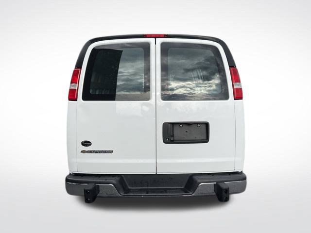 Used 2025 Chevrolet Express 2500 w/ Driver Convenience Package RWD image 18