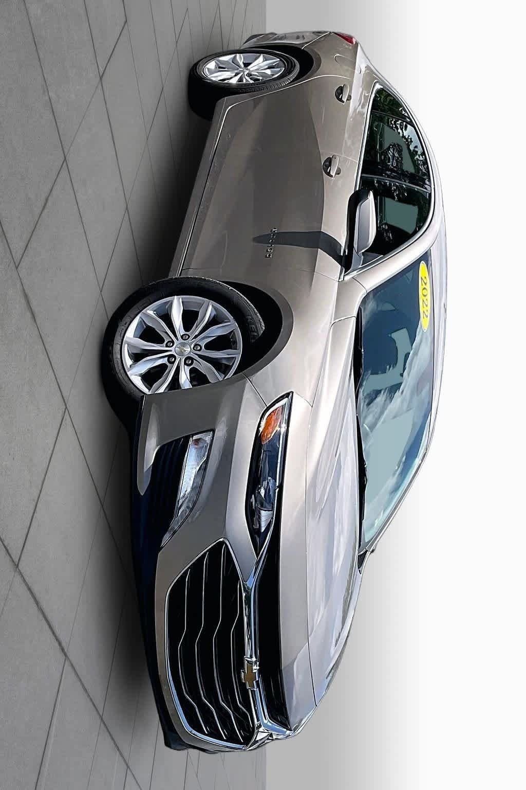 Used 2022 Chevrolet Malibu LT FWD image 3