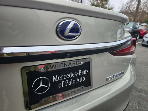 Used 2022 Lexus ES 300h w/ Premium Package image 16