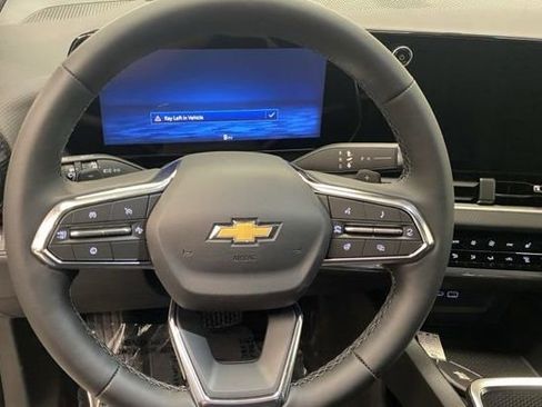 New 2026 Chevrolet Equinox LT w/ Convenience Package II AWD/4WD image 30