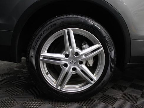 Used 2015 Porsche Cayenne S image 5