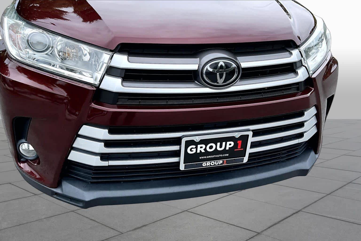 Used 2019 Toyota Highlander XLE AWD/4WD image 30