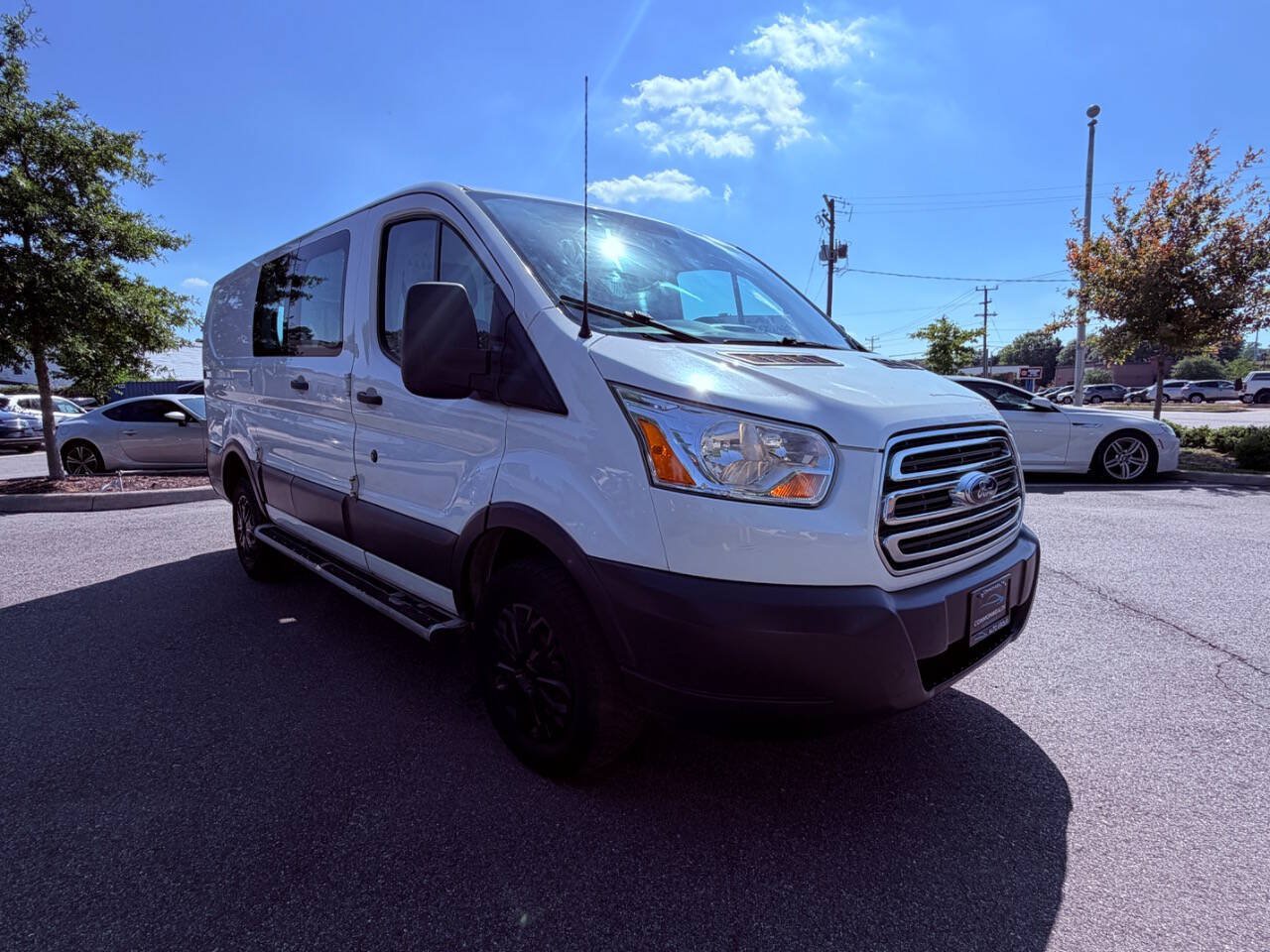 Used 2015 Ford Transit 250 130 Low Roof w/ Exterior Upgrade Package RWD image 3