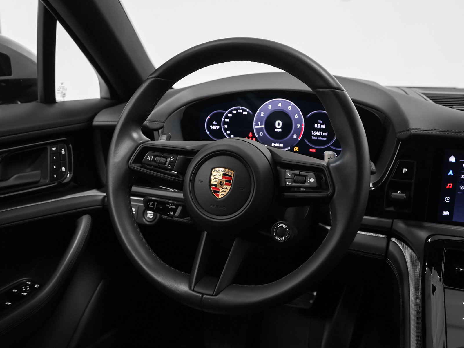 Certified 2025 Porsche Panamera 4 AWD/4WD image 31