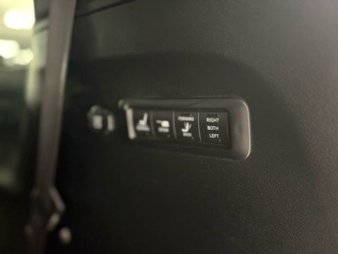 Used 2018 Chrysler Pacifica Limited w/ Advanced Safetytec Group image 36