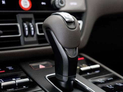 Certified 2025 Porsche Macan image 21