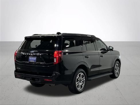 Used 2025 Ford Expedition Active AWD/4WD image 10