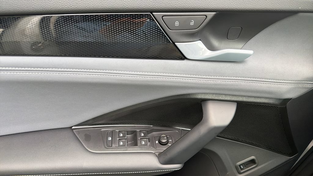 New 2026 Volkswagen Tiguan SE AWD/4WD image 21