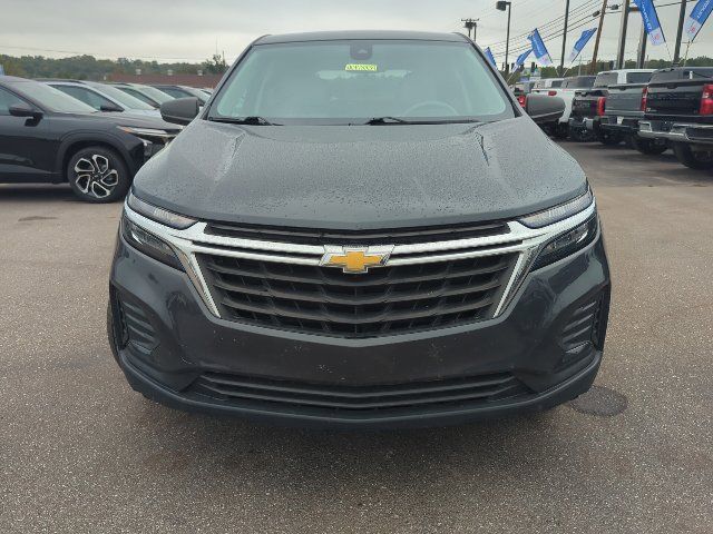 Used 2022 Chevrolet Equinox LS w/ LS Convenience Package AWD/4WD image 4